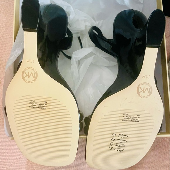 MICHAEL Michael Kors Nadina Wedge - Size 11 US - Black - Picture 7 of 7